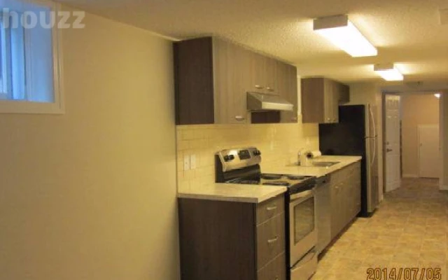 Large and cozy fully renovated 1 bedroom 4
