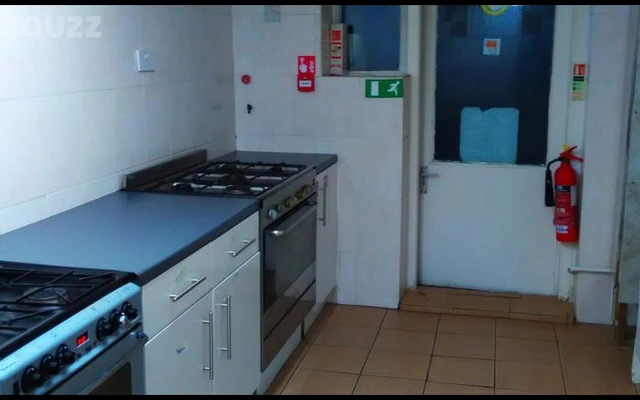 Single bed in 8-bed Dormitory Room 4