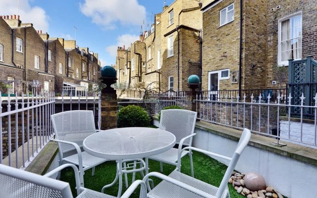 Elegant 2 Bedroom Home in Pimlico 0