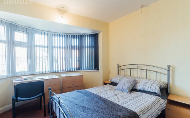 Oaklands Avenue 3 bedroom house 1