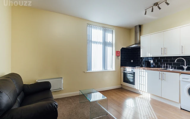 Oaklands Avenue 3 bedroom house 2