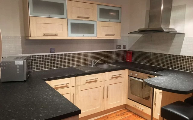 2 bedroom flat close to Newcastle University Business School 2