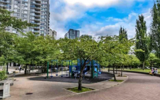 Vancouver one bedroom one den apartment for rent 2