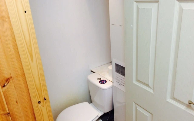 3 bedroom flat close to University of Edinburgh 1