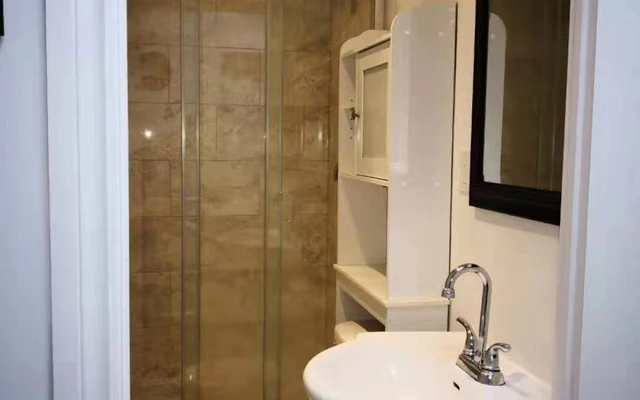 Montreal single room for rent 2
