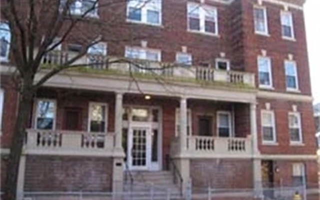 231-235 Park Dr 4