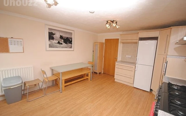 5 bedroom house close to Loughborough University 2