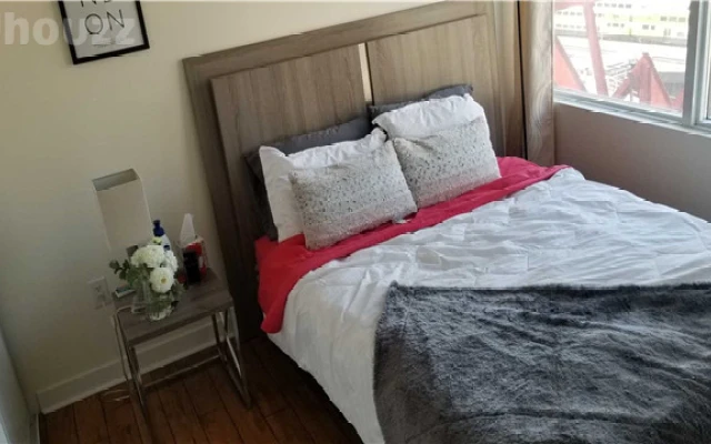 Toronto 1 Bedroom+Den Suite For Rent 0