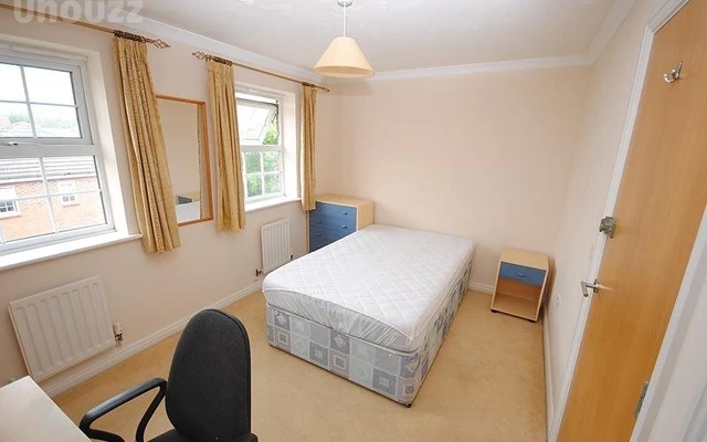 5 bedroom house close to Loughborough University 3