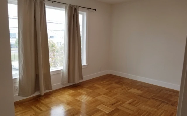 Apartment of 4 B 2 B in Sunset District for Rent 3