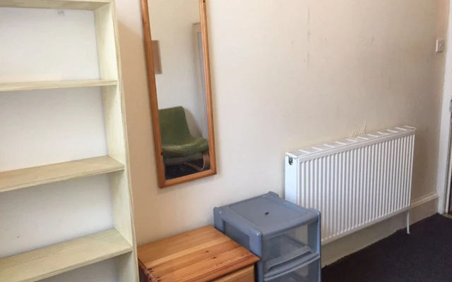 5 bedroom flat close to University of Glasgow 2