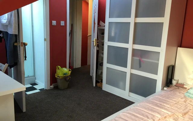 5 bedroom house close to University of Leeds 2