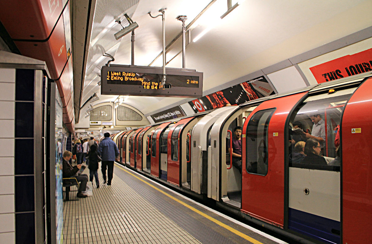 伦敦地铁1号线图片