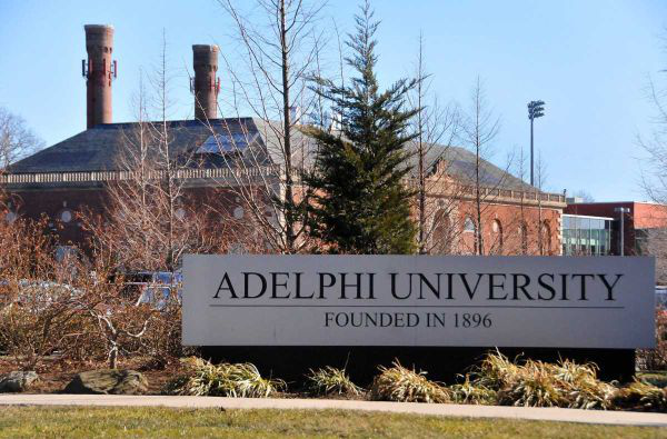 阿德爾菲大學(adelphi university)位於紐約長島花園城市,建於1896年