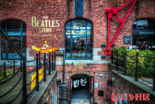 伙食来划分学校宿舍可分为包餐(full-board)及自炊(self-catered)两种